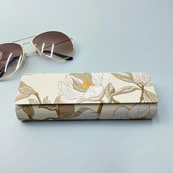 Boutique Accessories - NEW| 1-Pack Floral Magnetic Closure Embroidered Storage Box Glasses Cream/Yellow